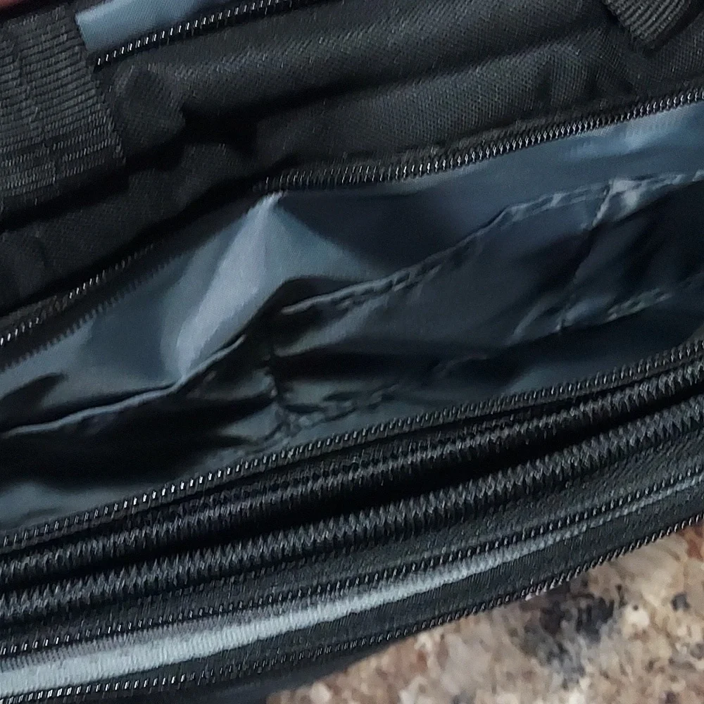 Laptop carry case